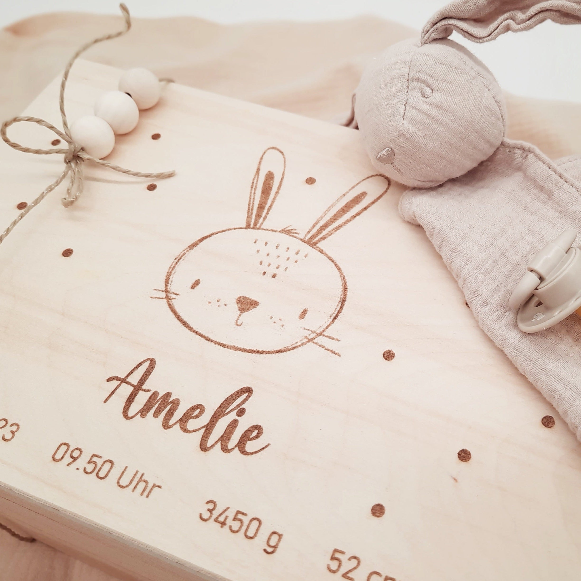 Personalisierte Erinnerungsbox kleiner Hase