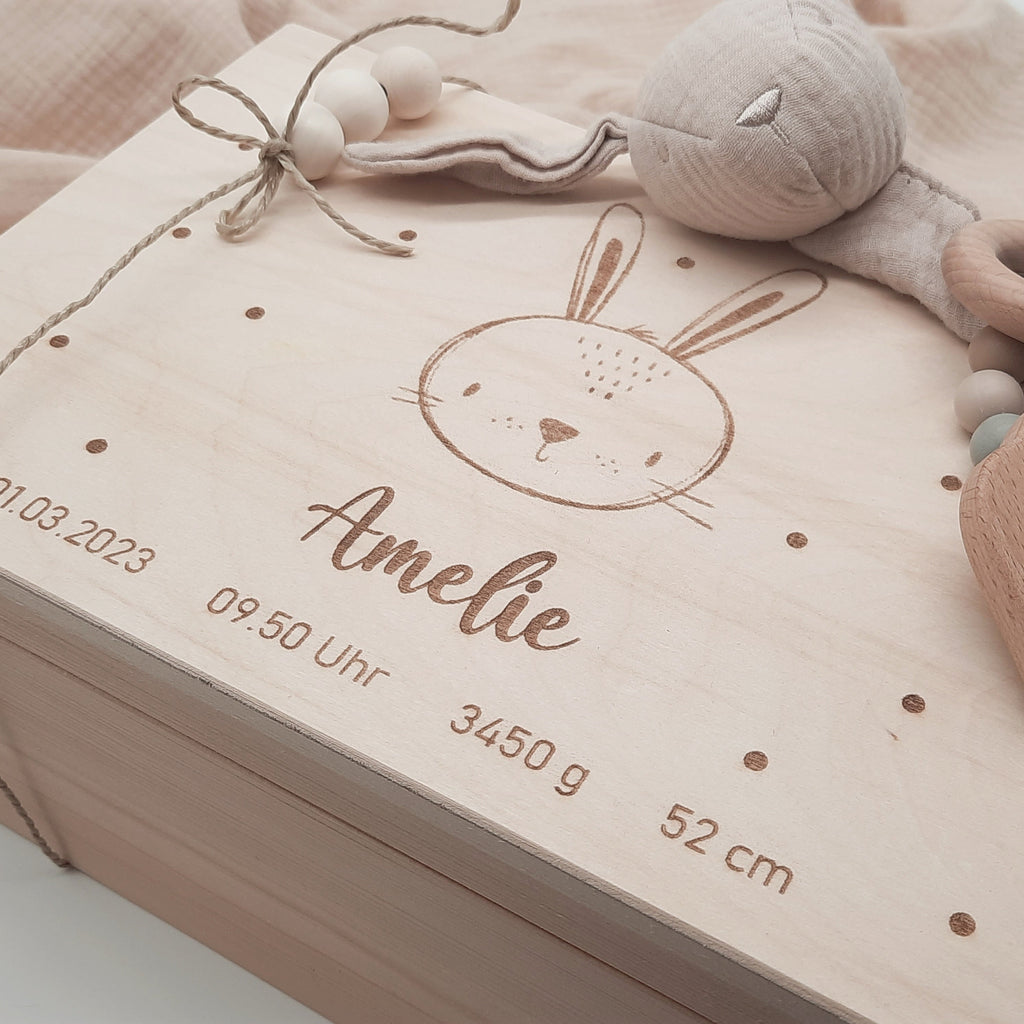 Personalisierte Erinnerungsbox kleiner Hase