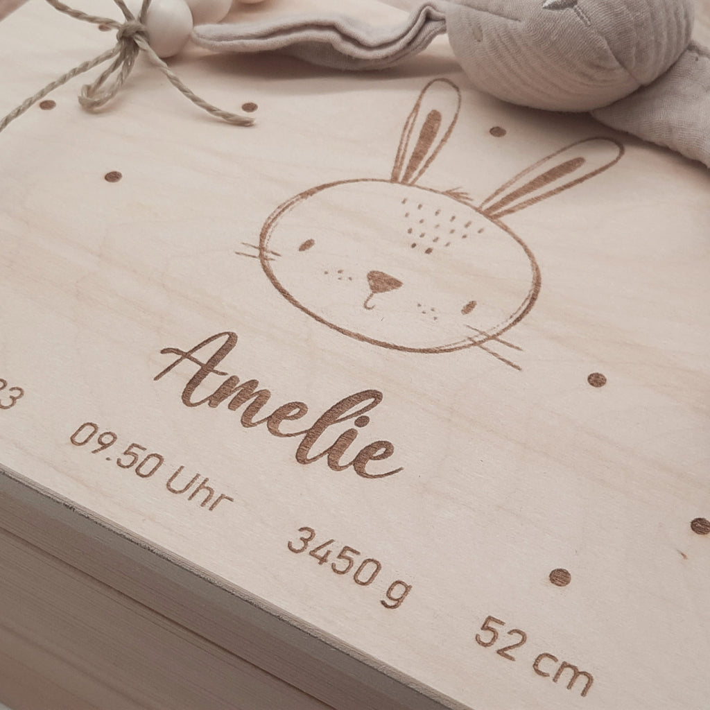 Personalisierte Erinnerungsbox kleiner Hase