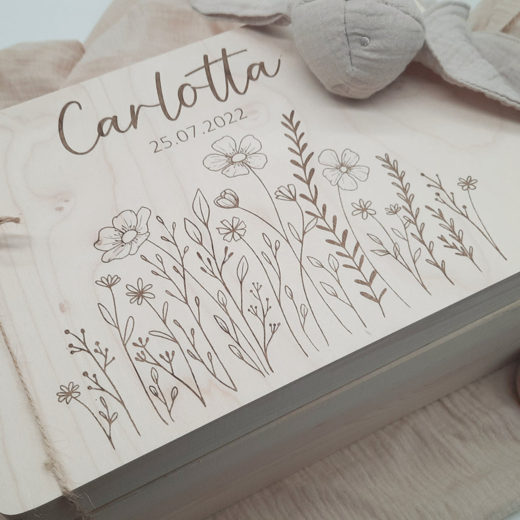 Personalisierte Erinnerungsbox Wildblumen