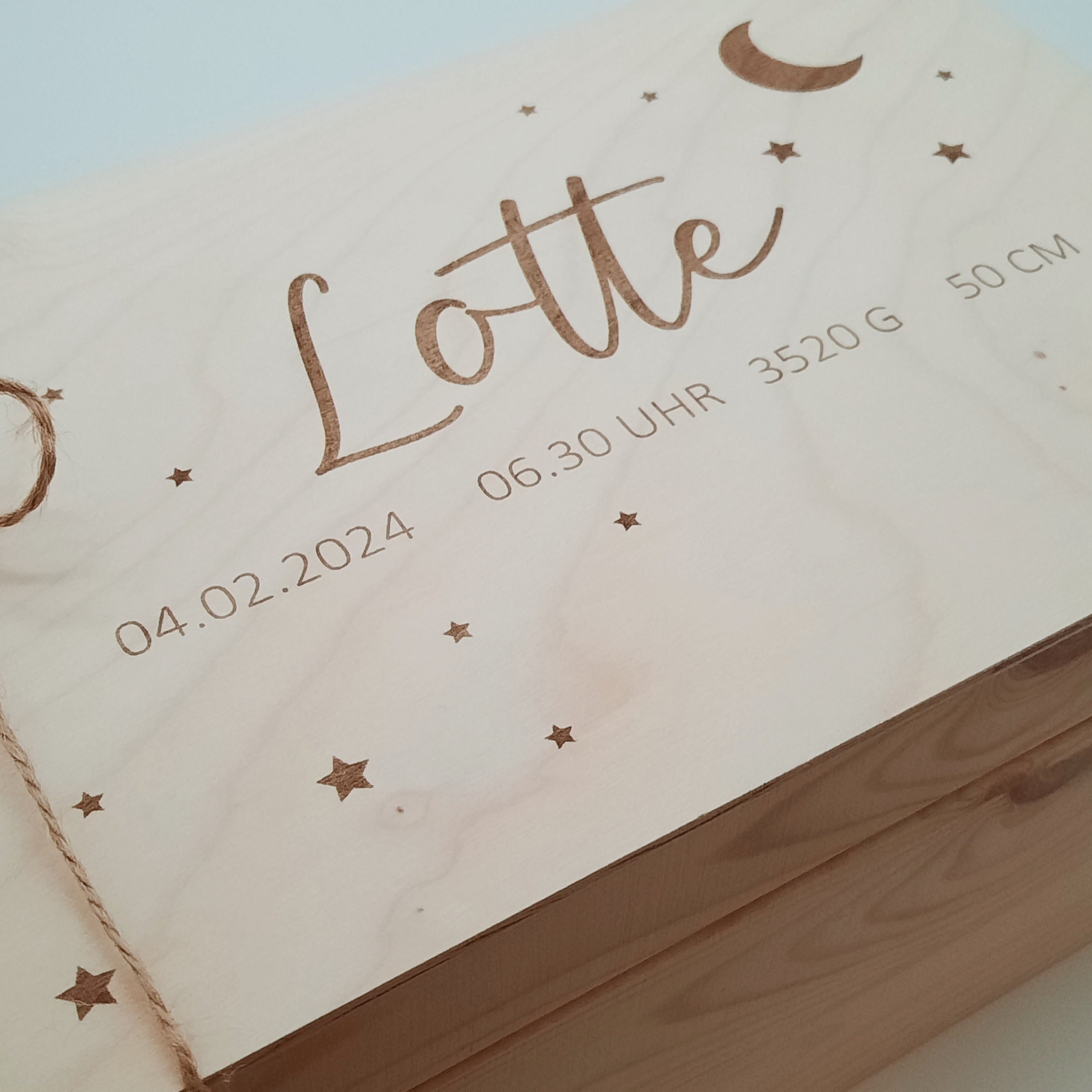 Personalisierte Erinnerungsbox Sterne