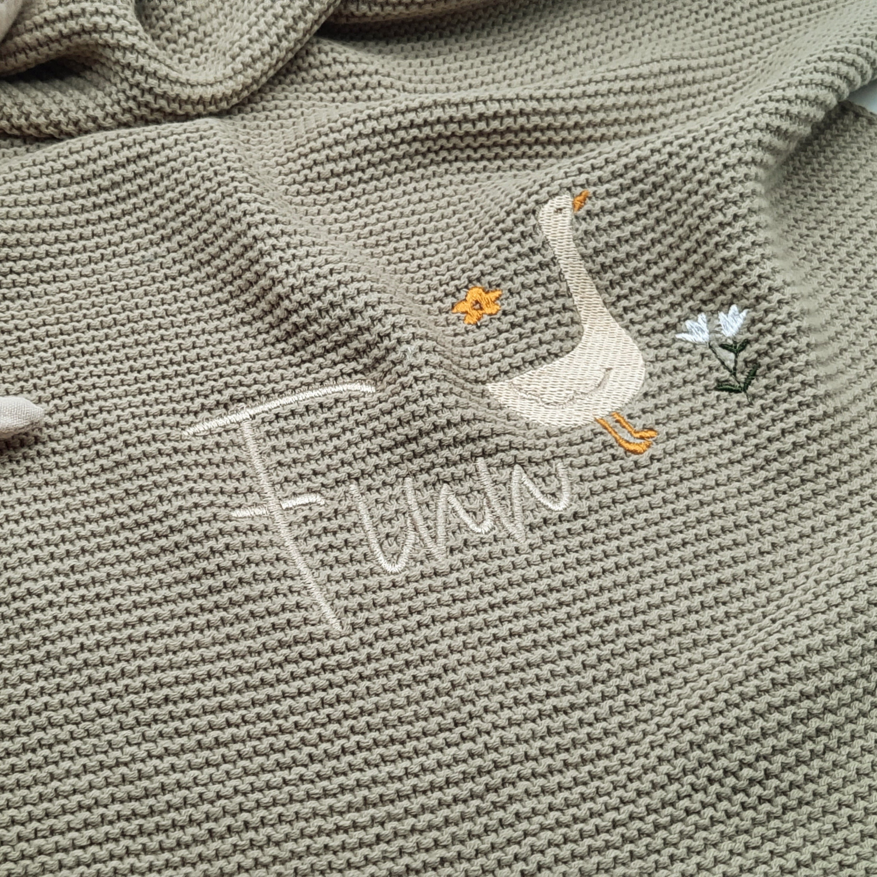 Babydecke Strick in Wunschfarbe mit kleiner Gans