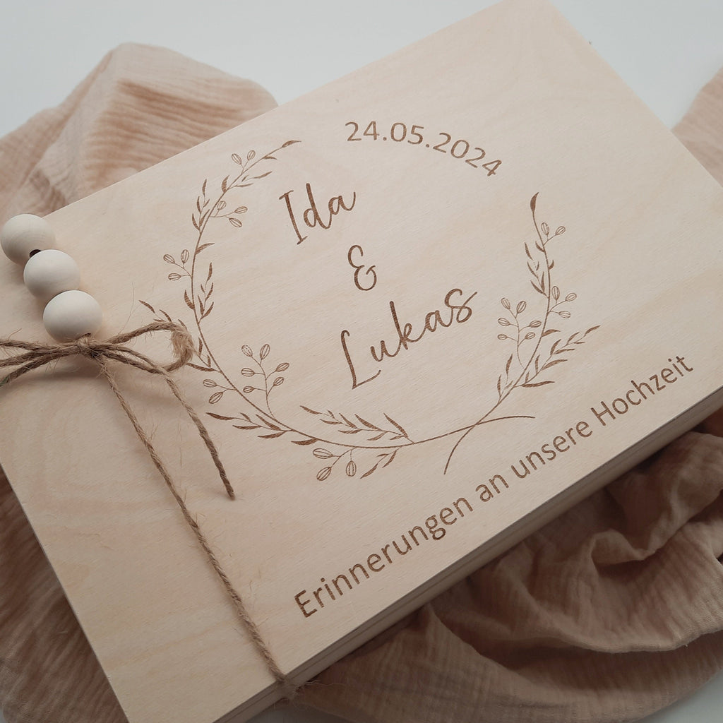 Personalisierte Erinnerungsbox Hochzeit Kranz