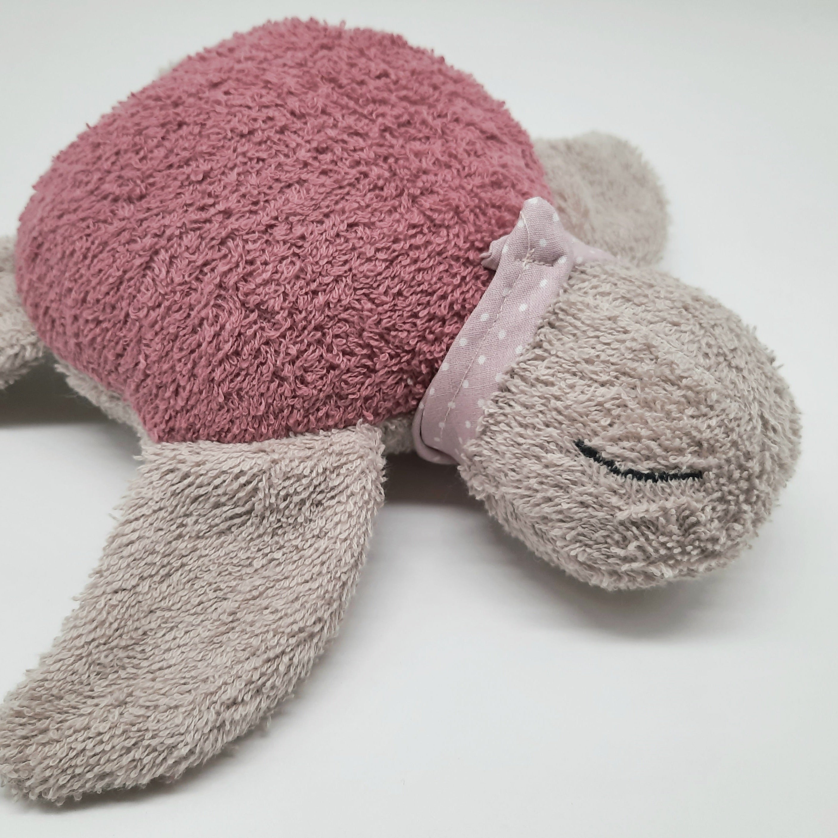 Kleine Schildkröte taupe hell mit Panzer in Wunschfarbe (Frottee)
