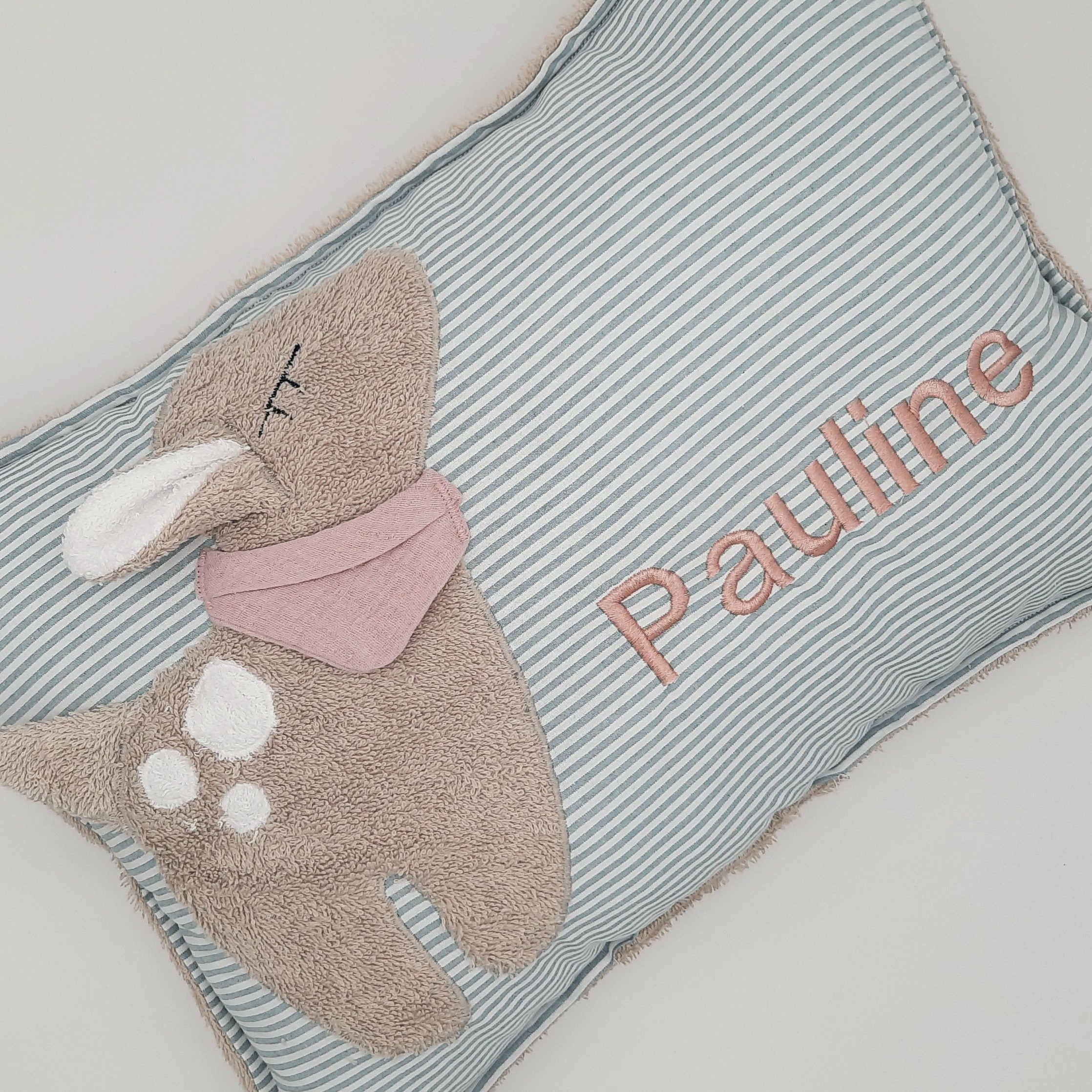 Kuschelkissen mit Namen altgrün gestreift Reh