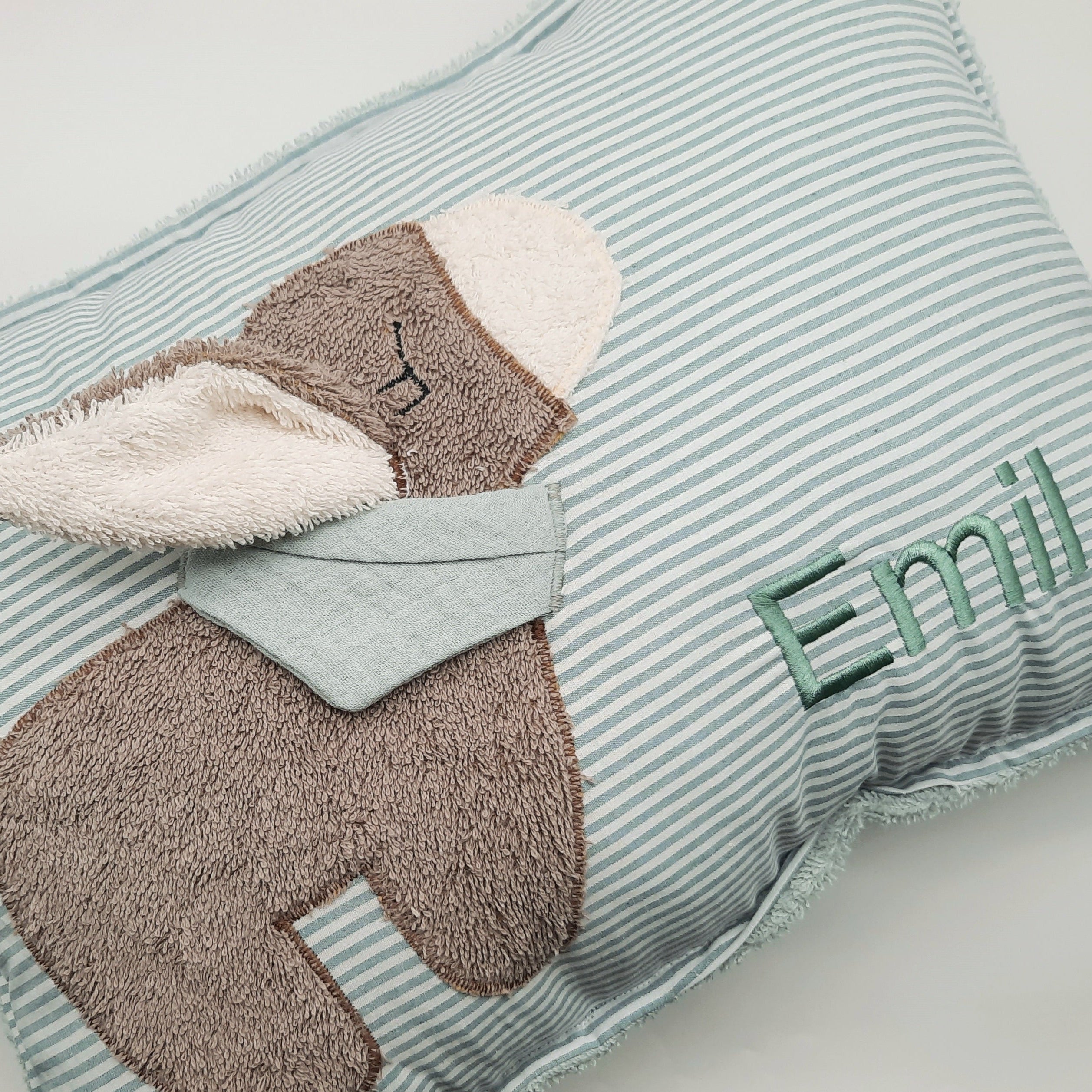 Kuschelkissen mit Namen altgrün gestreift Eselchen