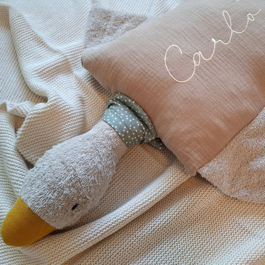 Kuschelkissen Kleine Gans mit Frottee und Musselin in taupe oder sand