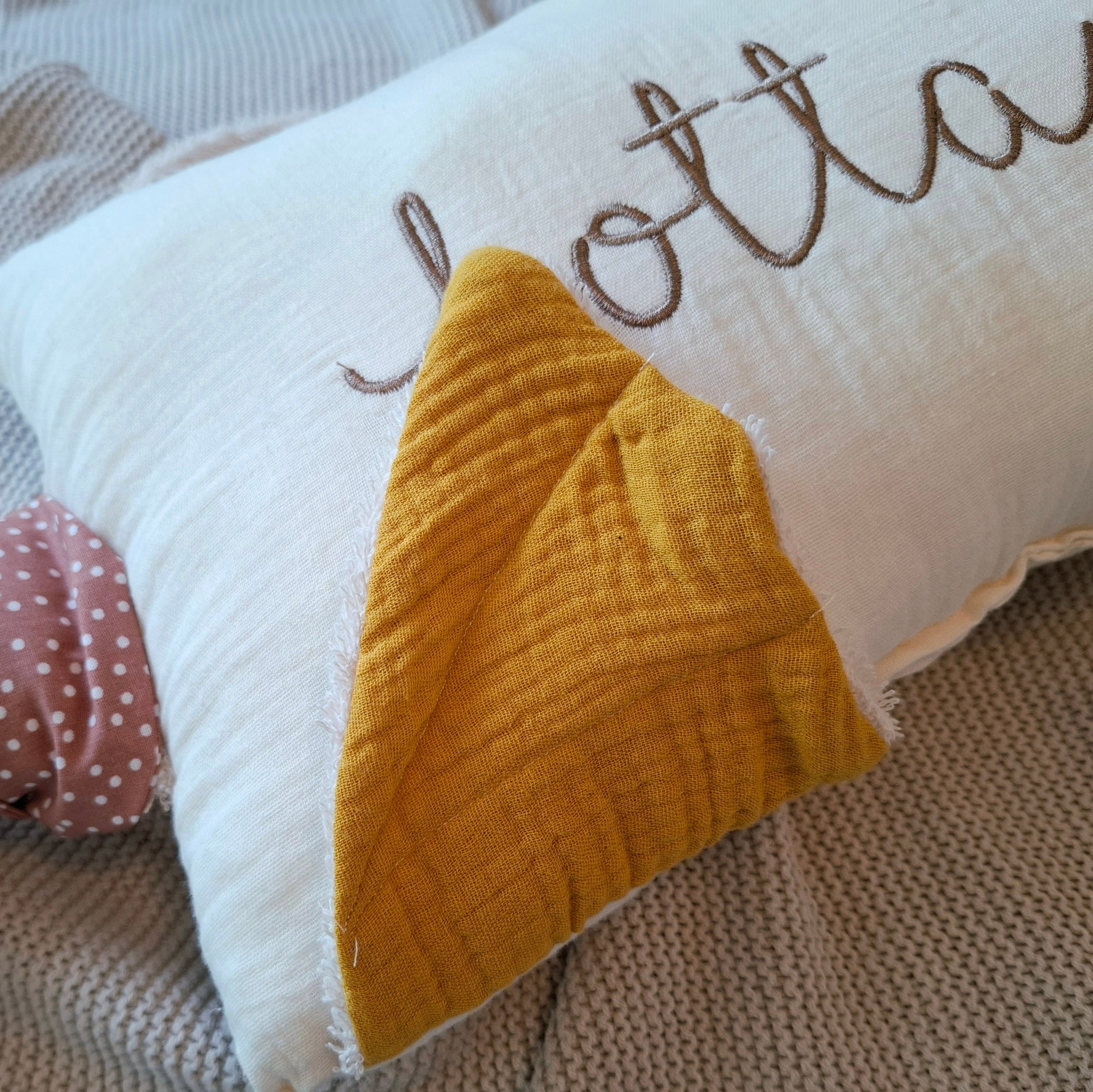 Kuschelkissen Kleine Gans mit Frottee und Musselin in taupe oder sand
