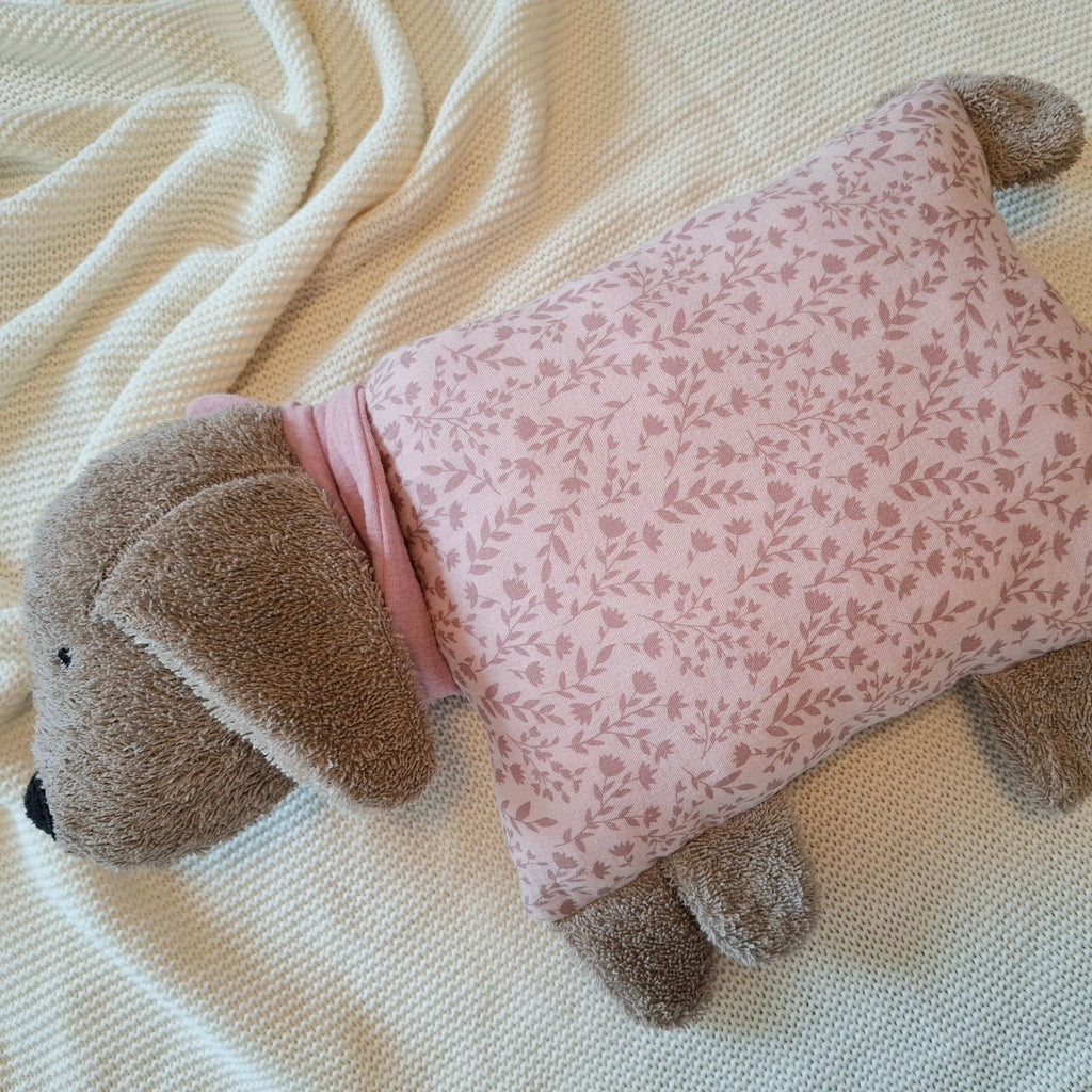 Kuschelkissen Kleiner Hund mit Halstuch in taupe dunkel mit Musselin in Wunschfarbe