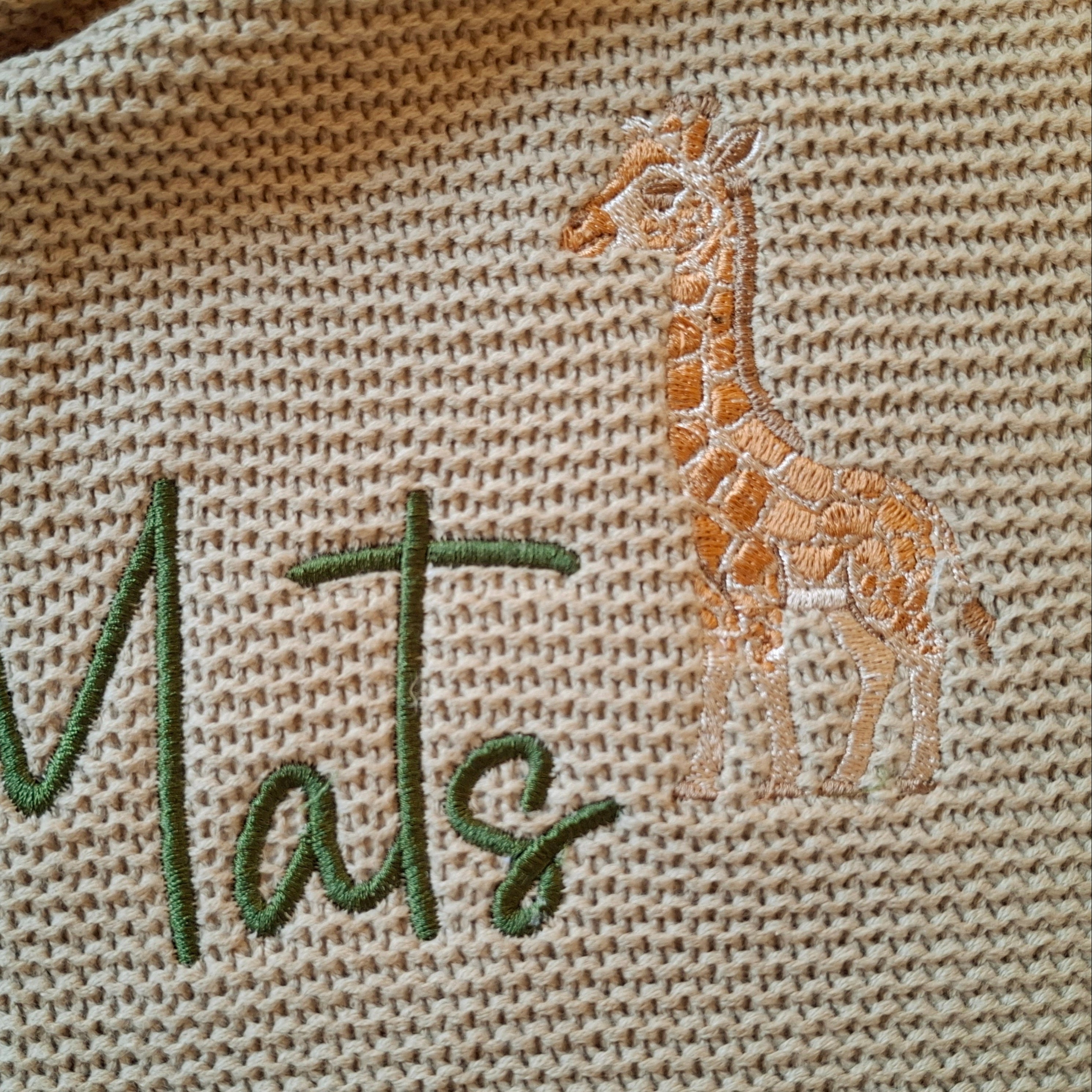 Babydecke Strick in Wunschfarbe mit Giraffe
