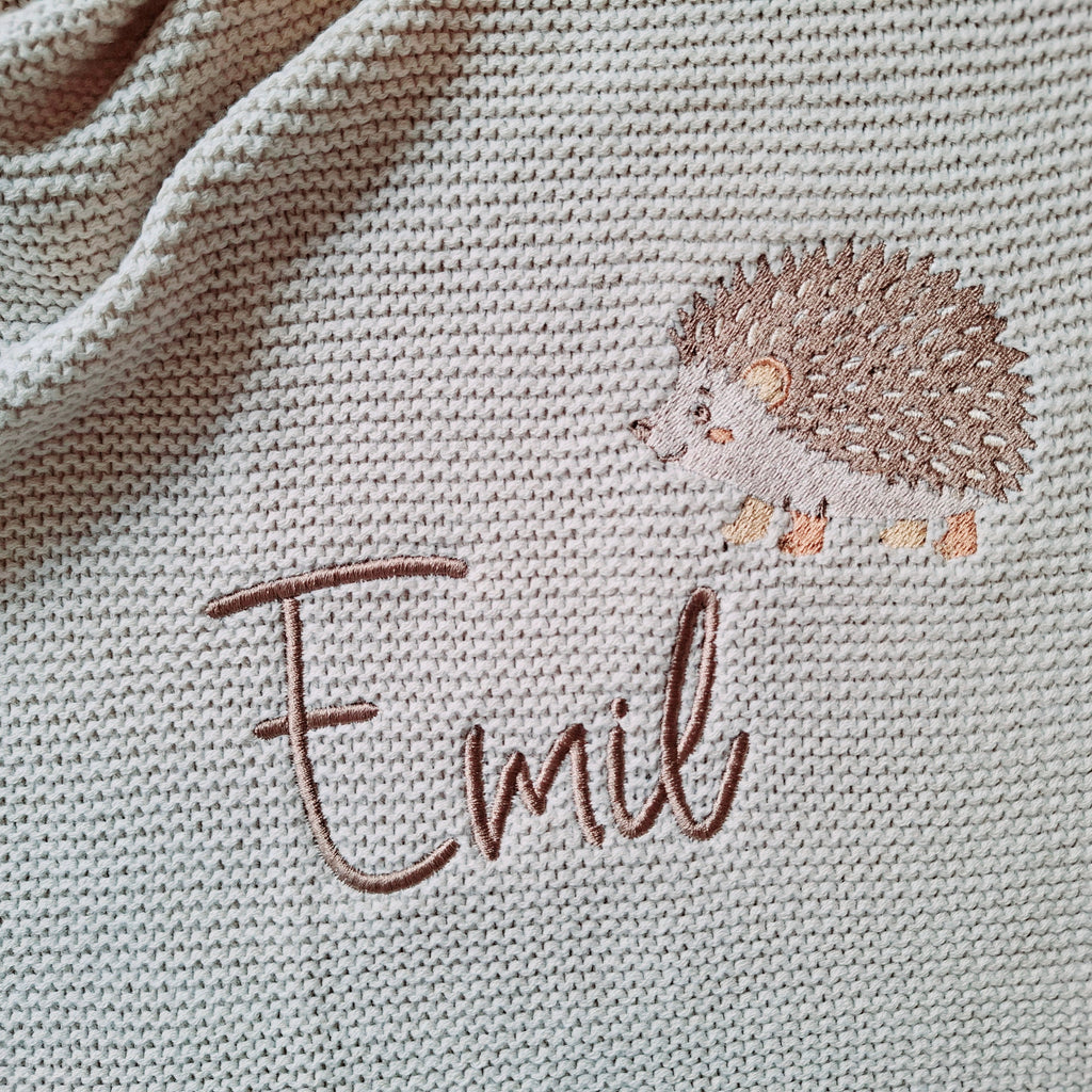 Babydecke Strick in Wunschfarbe mit kleinem Igel