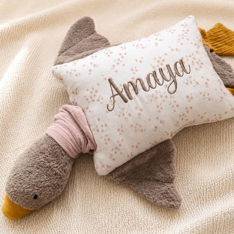 Kuschelkissen Kleine Gans mit Frottee in taupe dunkel mit Musselin in Wunschfarbe