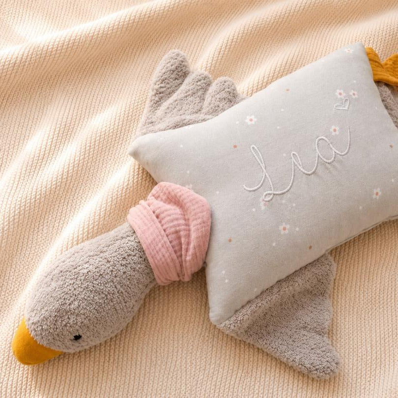 Kuschelkissen Kleine Gans mit Frottee in hellgrau und Musselin in Wunschfarbe