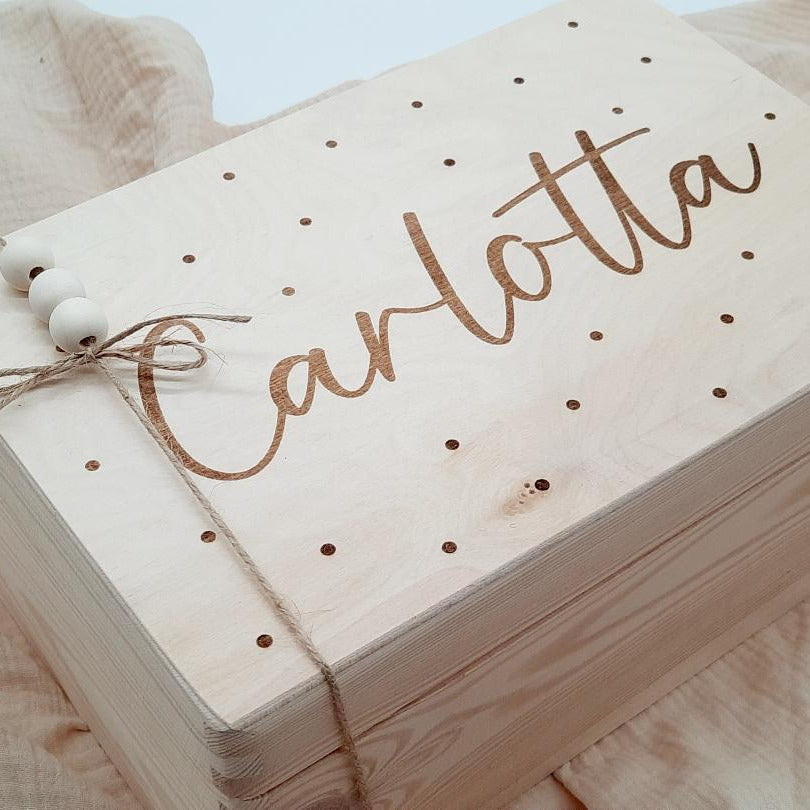 Personalisierte Erinnerungsbox Name / Pünktchen