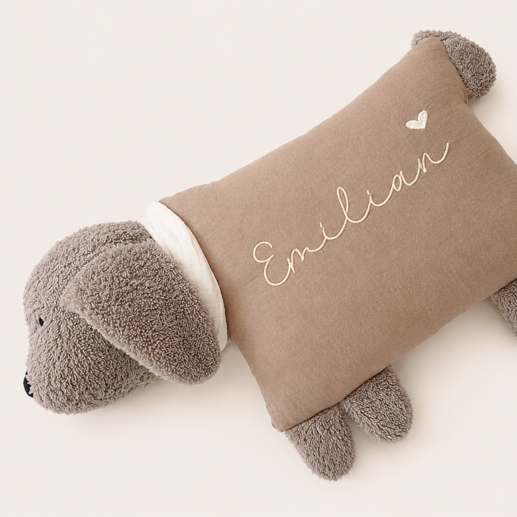 Kuschelkissen Kleiner Hund mit Halstuch in taupe dunkel mit Musselin in Wunschfarbe