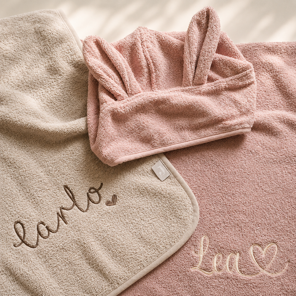 Badeponcho personalisiert 1 - 4 Jahre Name mit Herzchen