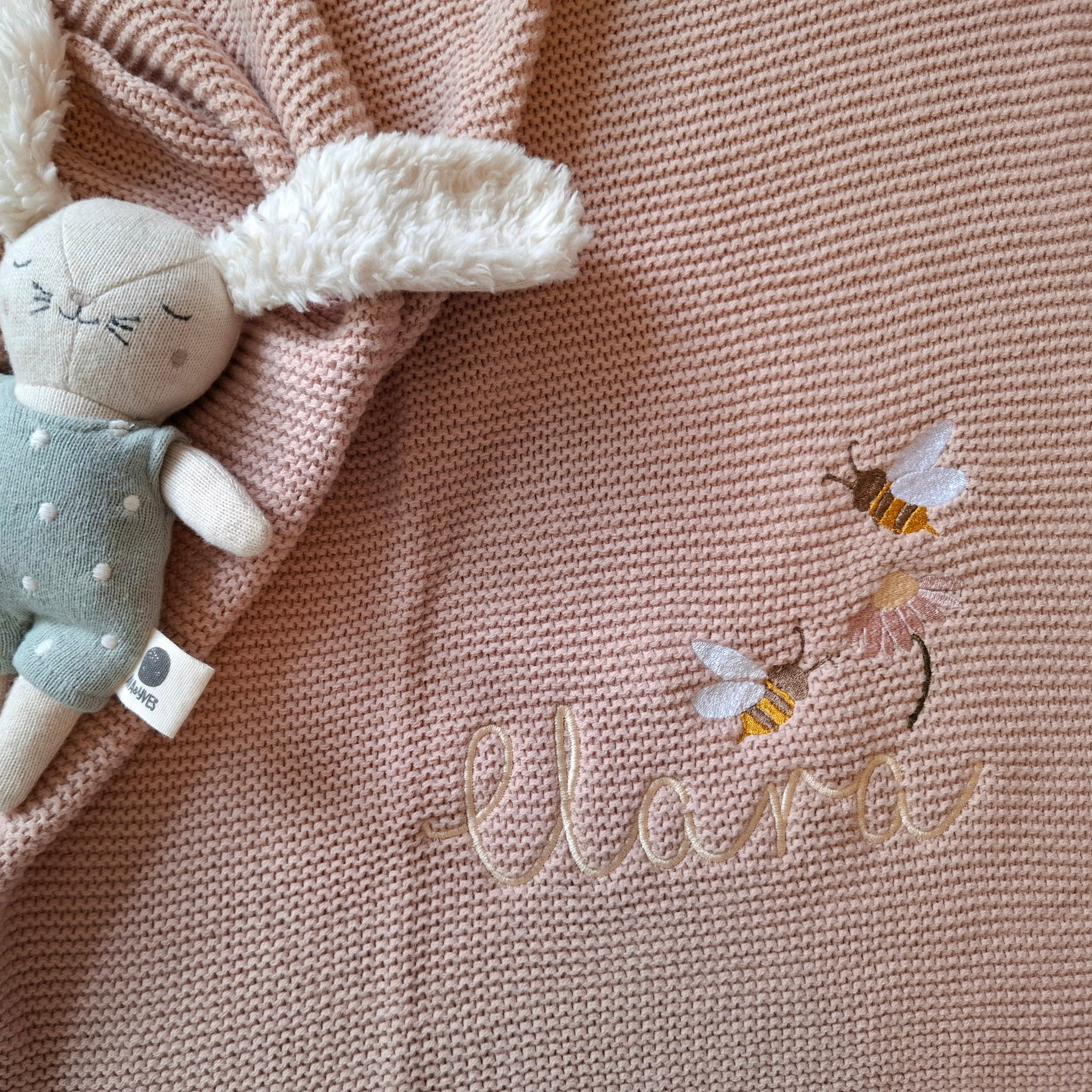 Babydecke Strick in Wunschfarbe mit Bienchen
