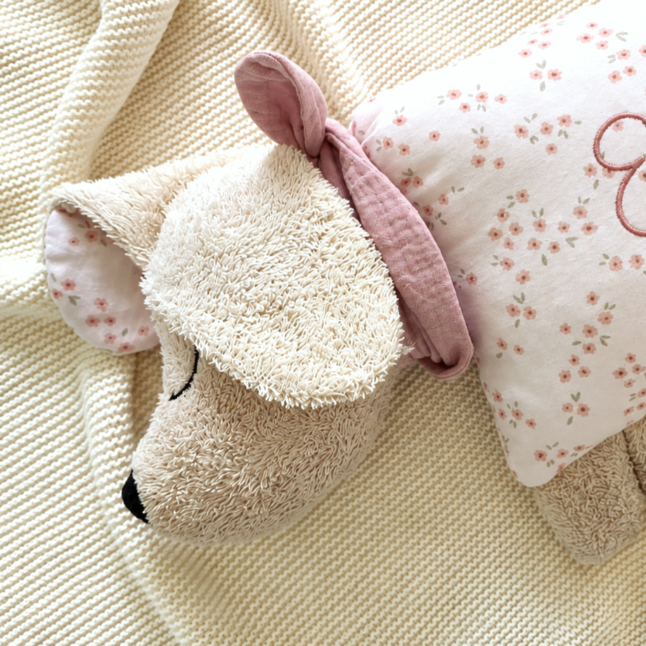 Kuschelkissen Kleiner Hund Schlappohr mit Halstuch in taupe  mit Musselin in Wunschfarbe