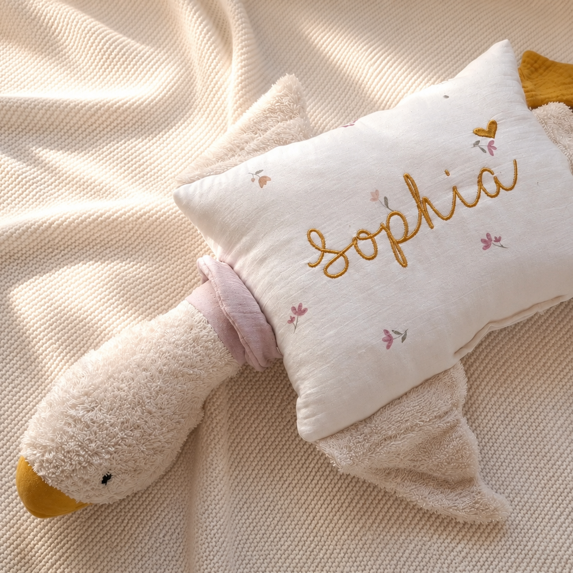 Kuschelkissen Kleine Gans mit Frottee in sand Musselin in Wunschfarbe